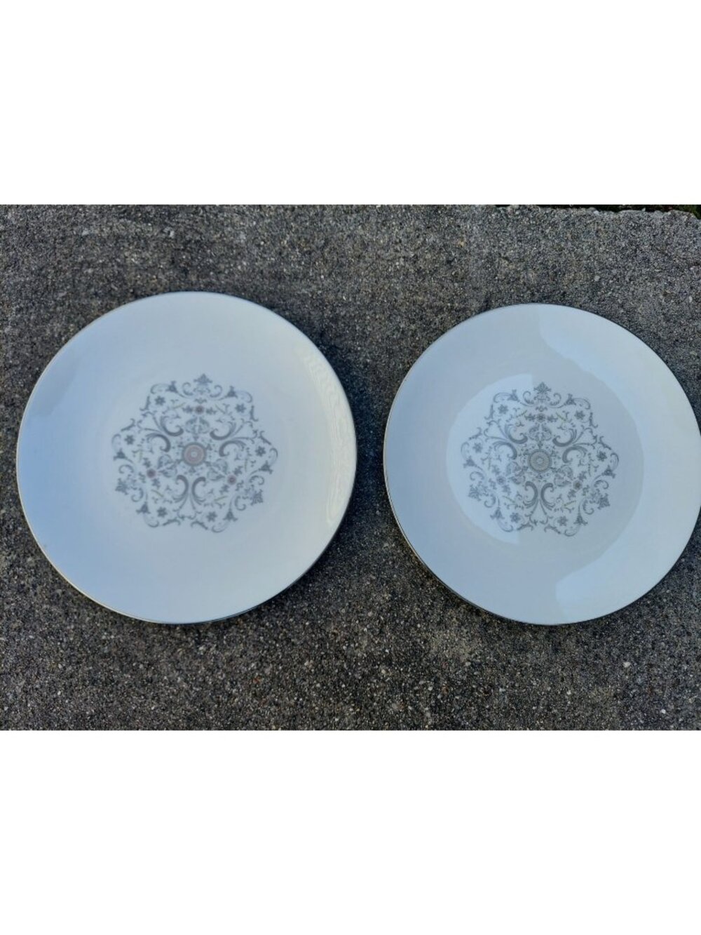 2 Royal Worcester Bridal Lace 10 1/2" Dinner Plates